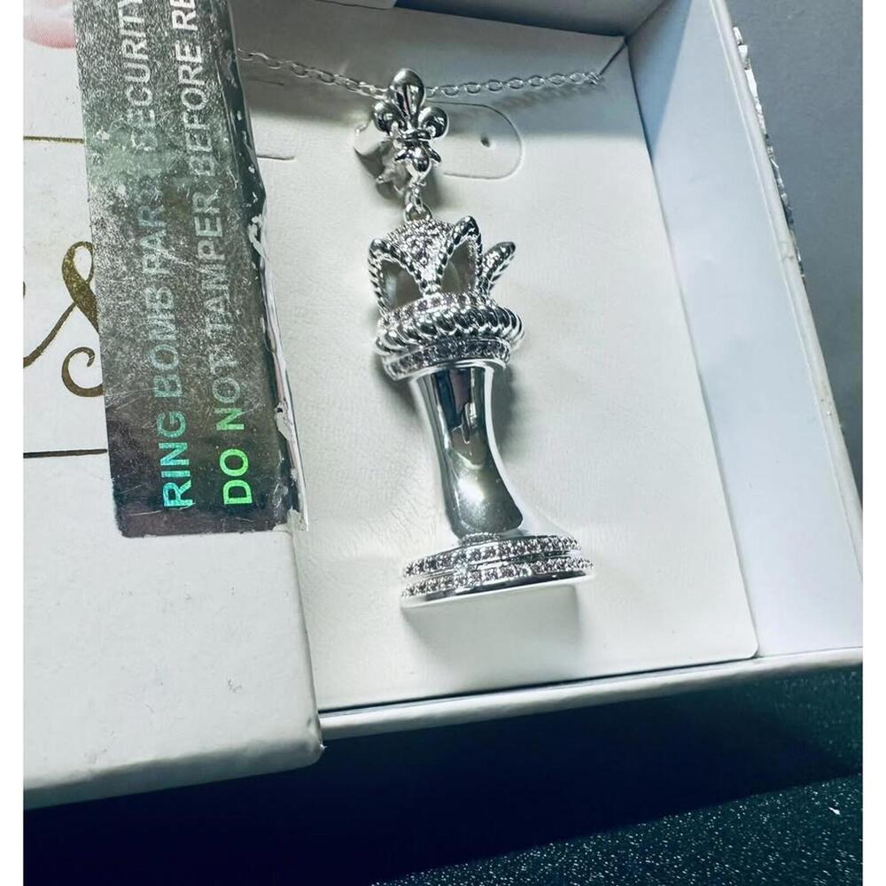 FRENCH CHESS PIECE QUEEN ROYAL STERLING SILVER PINK TOPAZ NECKLACE